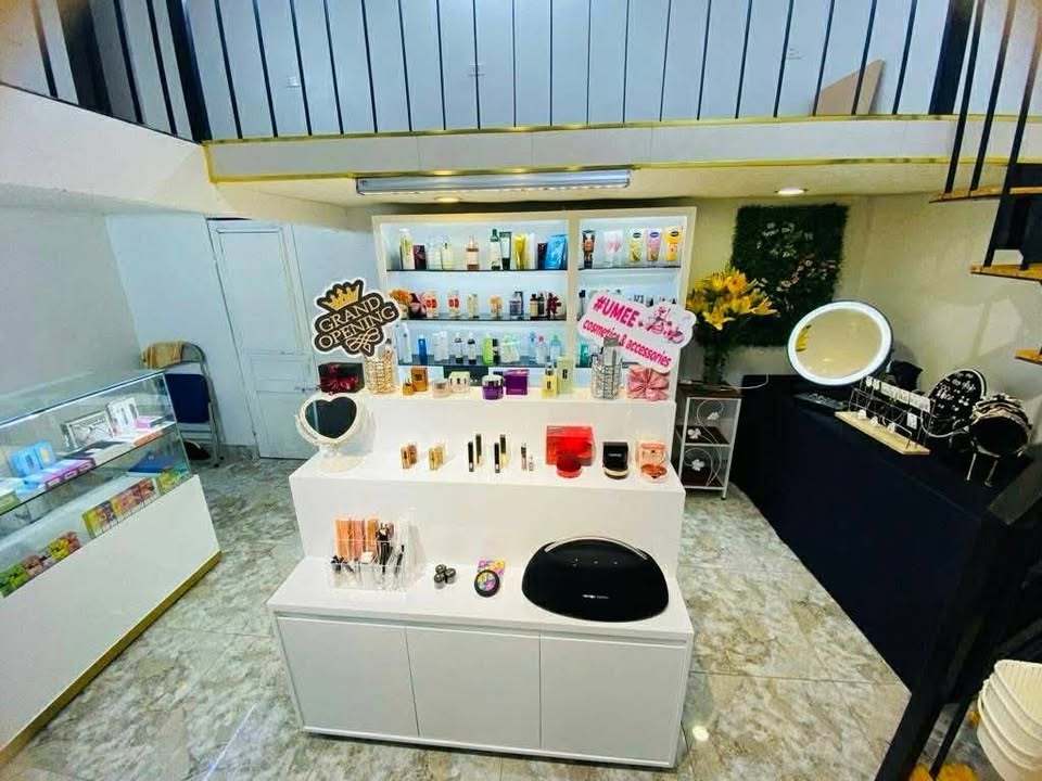 Bán nhà tập thể mặt phố Thịnh Hào 30m² giá 2.7 tỷ - Kinh doanh thuận lợi!