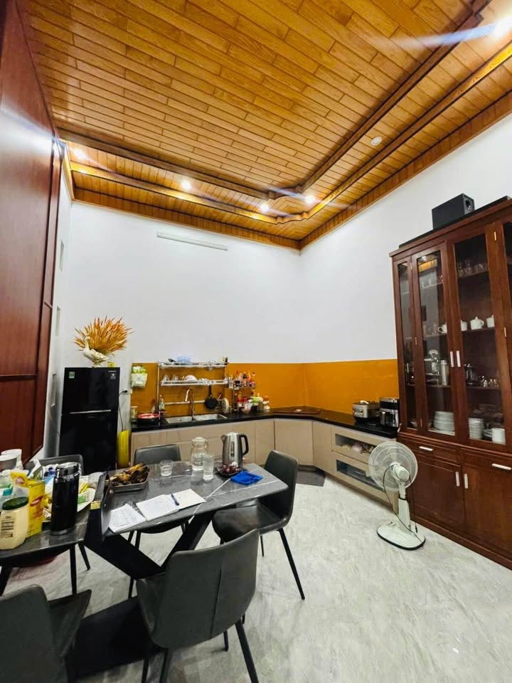 Nhà đẹp Đắk Cấm 1000m² chỉ 1.9 tỷ - Không gian sống lý tưởng tại trung tâm!