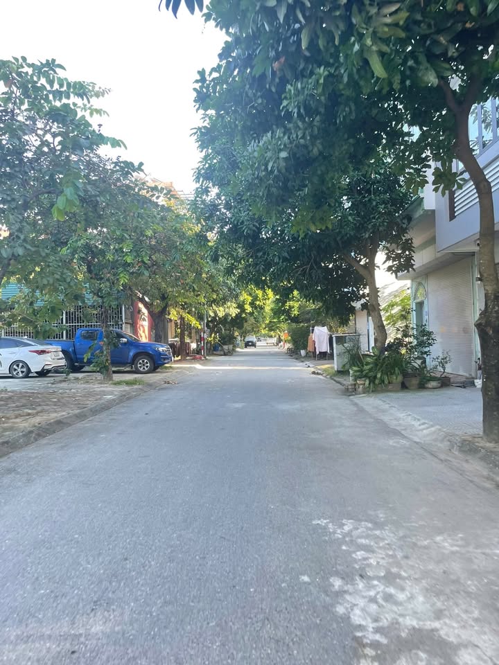 Đất Trâu Quỳ, Gia Lâm 37m² giá 7.4 tỷ - Vị trí đắc địa, đầu tư sinh lời!