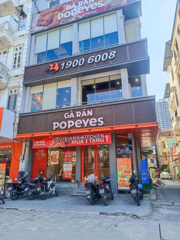 Cho thuê nhà mặt phố Thái Hà 75m² giá 120 triệu - Mặt tiền rộng, vị trí sầm uất!