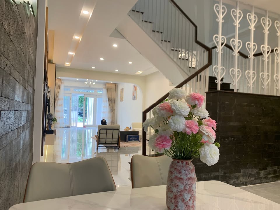 Nhà 3 tầng Hòa Xuân Đà Nẵng 100m² giá 23 triệu - Full nội thất, dọn vào ở ngay!