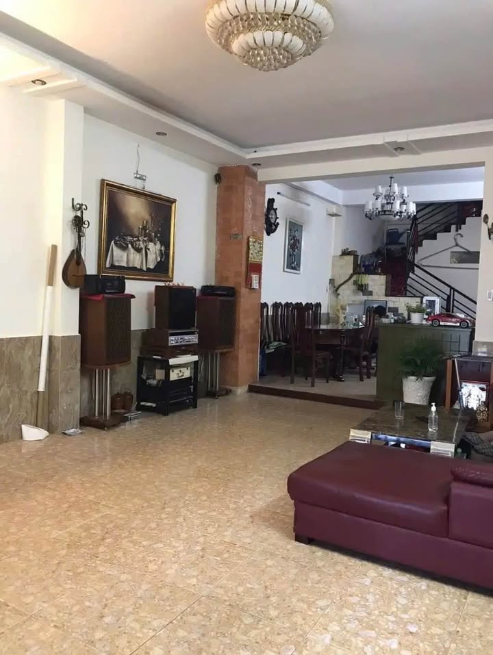 Nhà bán KQH Ngô Quyền, Đà Lạt 124m² giá 11 tỷ - Ô tô tránh nhau, 2 mặt tiền!