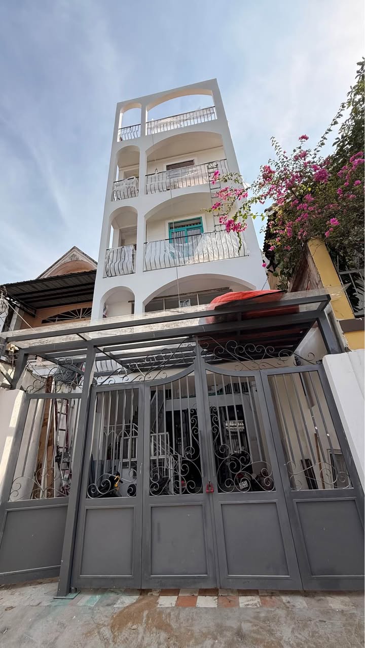 Tòa căn hộ Thảo Điền 98m² giá 27.8 tỷ - Dòng tiền ổn định, khai thác cho thuê!