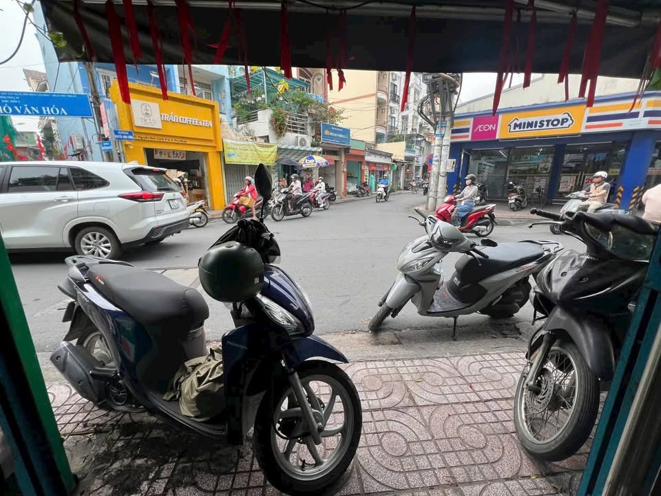 Nhà mặt tiền Nguyễn Trọng Tuyển, Phú Nhuận 72m² giá 18 triệu - Kinh doanh ngay!