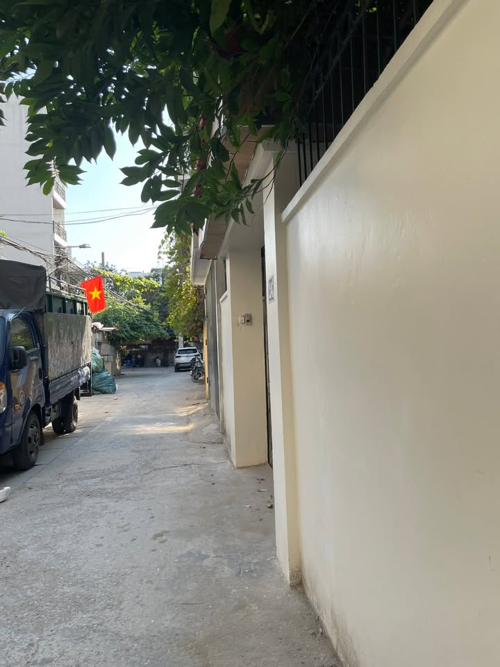 Nhà riêng Đội Cấn, Ba Đình 38m² giá 9.4 tỷ - Vị trí đắc địa, thuận tiện giao thông!