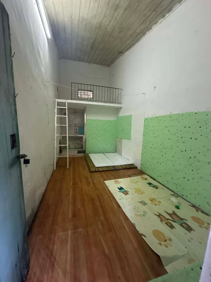 Cho thuê phòng trọ Ngõ 20 Lê Trọng Tấn 18m² chỉ 1.8 triệu - Không gian thoáng mát, giao thông thuận tiện!