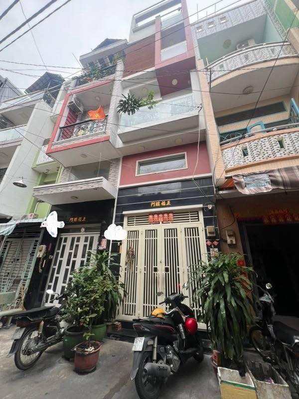 Nhà phố Tạ Uyên, Quận 11, 33m² giá 8.7 tỷ - Hẻm xe hơi, gần chợ Tân Thành!