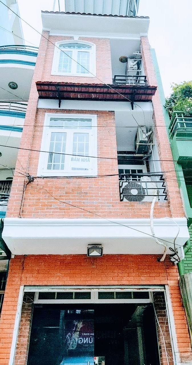 Nhà 3 Tầng Đường Phan Văn Trị, Quận 5 - Chỉ 9 tỷ, Sổ hồng chính chủ!