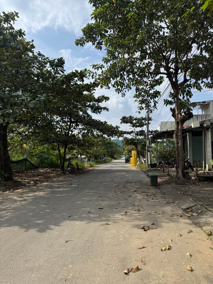 Đất chính chủ Hòa Khánh 90m² giá 5 tỷ - View hồ điều tiết tuyệt đẹp!