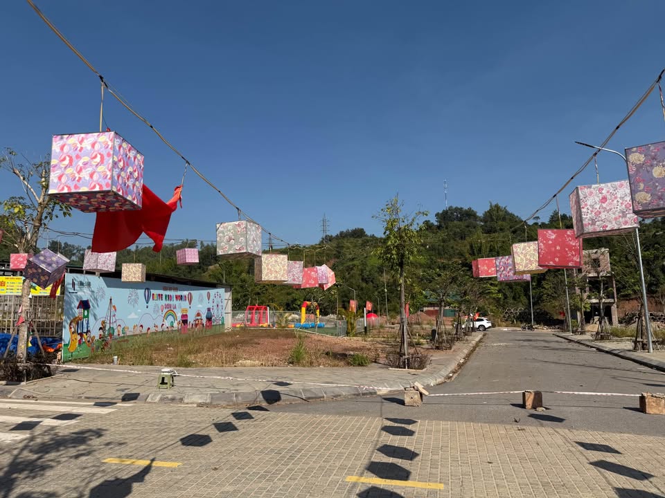 Đất lô góc 3 mặt tiền tại Elite Hill, Sơn La - 164m², giá chỉ 3 tỷ!