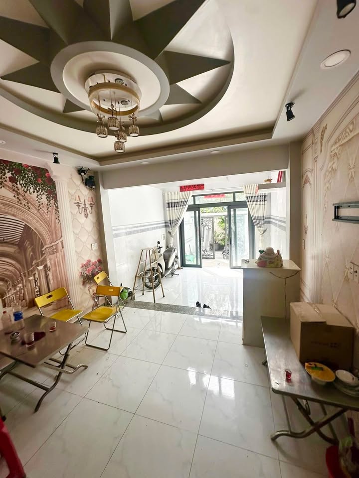 Nhà 5 tầng Bùi Minh Trực, Quận 8, 53.96m² giá 7.96 tỷ - Vị trí đắc địa, sẵn sàng ở ngay!