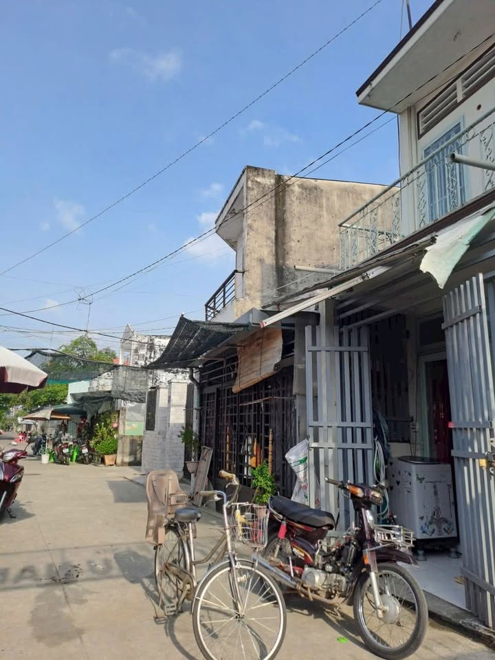 Nhà phố 27.54m² Hóc Môn - Giá 1.6 tỷ, sổ hồng riêng, tiện nghi đầy đủ!