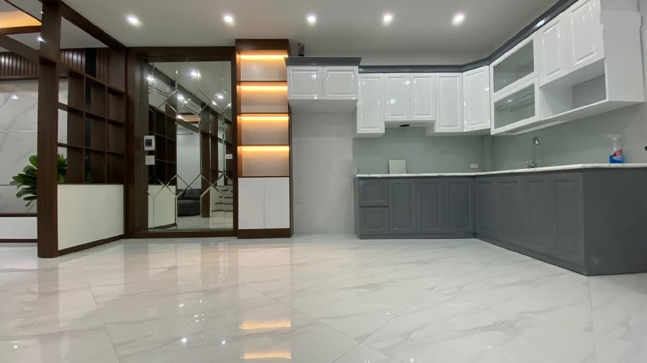 Nhà cho thuê Giang Văn Minh 60m² giá 30 triệu - Thang máy hiện đại, ngõ ô tô tránh!