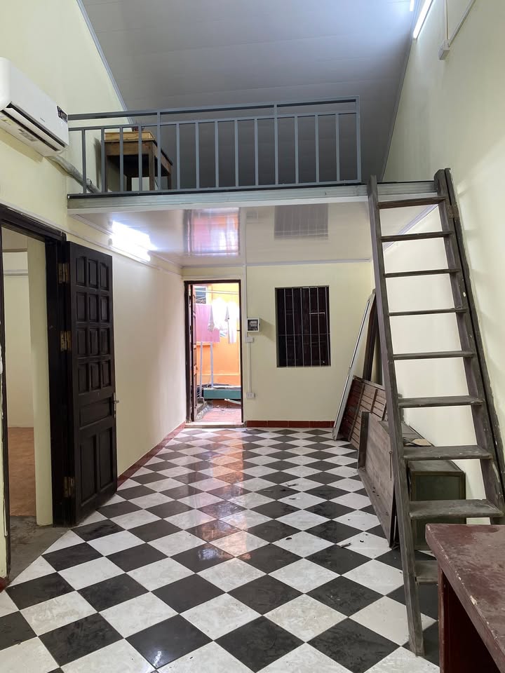 Căn hộ tập thể C6 Mai Động 70m² giá 3 tỷ - Nhà đẹp, sẵn sàng ở ngay!