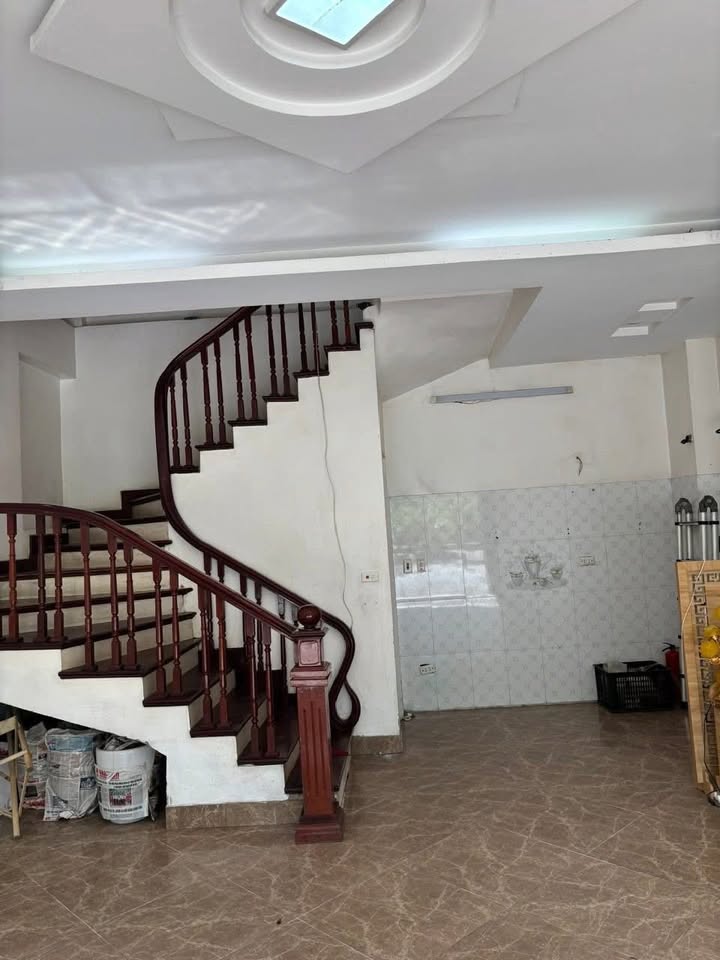 Nhà nguyên căn mặt phố Lâm Du, Bồ Đề, 3PN, giá 12 triệu - Kinh doanh tuyệt vời!