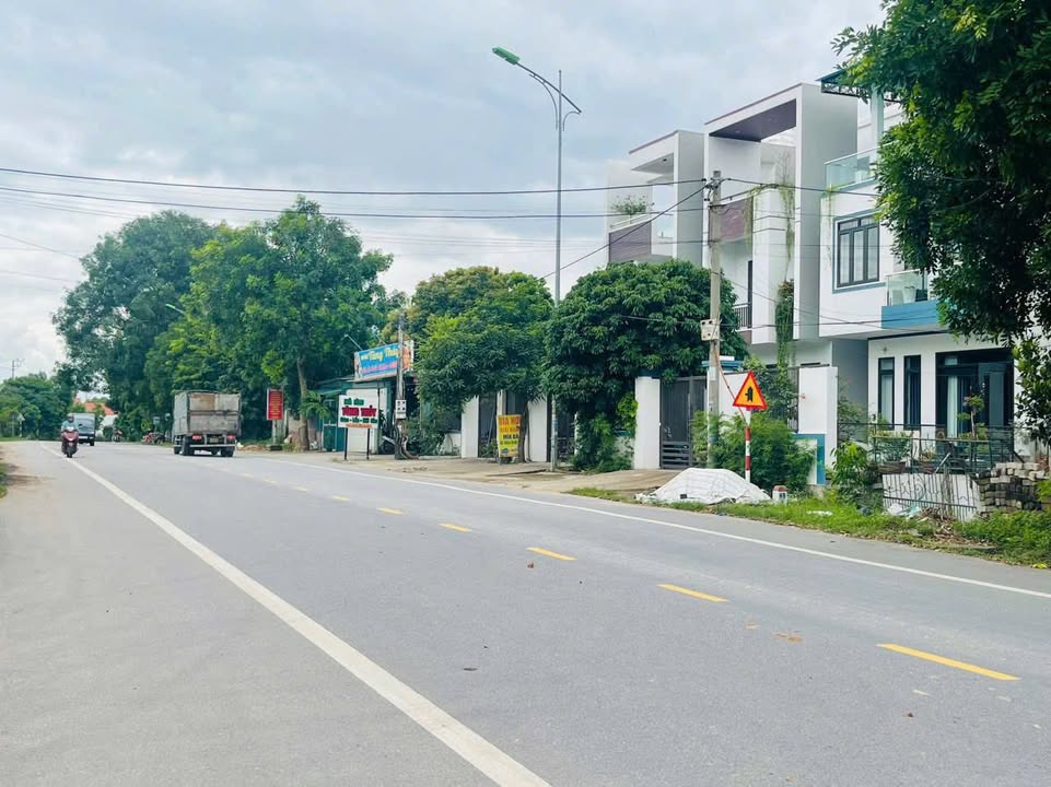 Đất mặt đường Yên Hưng 90m² giá 1.5 tỷ - Đầu tư sinh lời ngay!