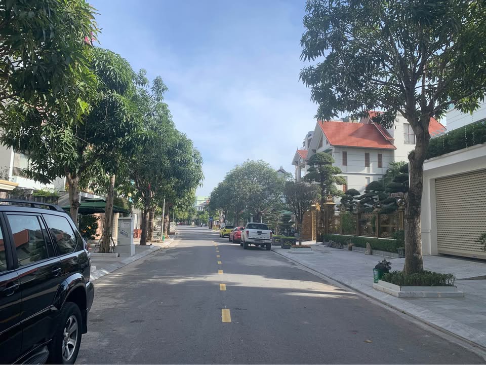 Nhà 5 tầng Hồng Hải Hạ Long 120m² giá 16 tỷ - Vị trí đắc địa, hiếm có!