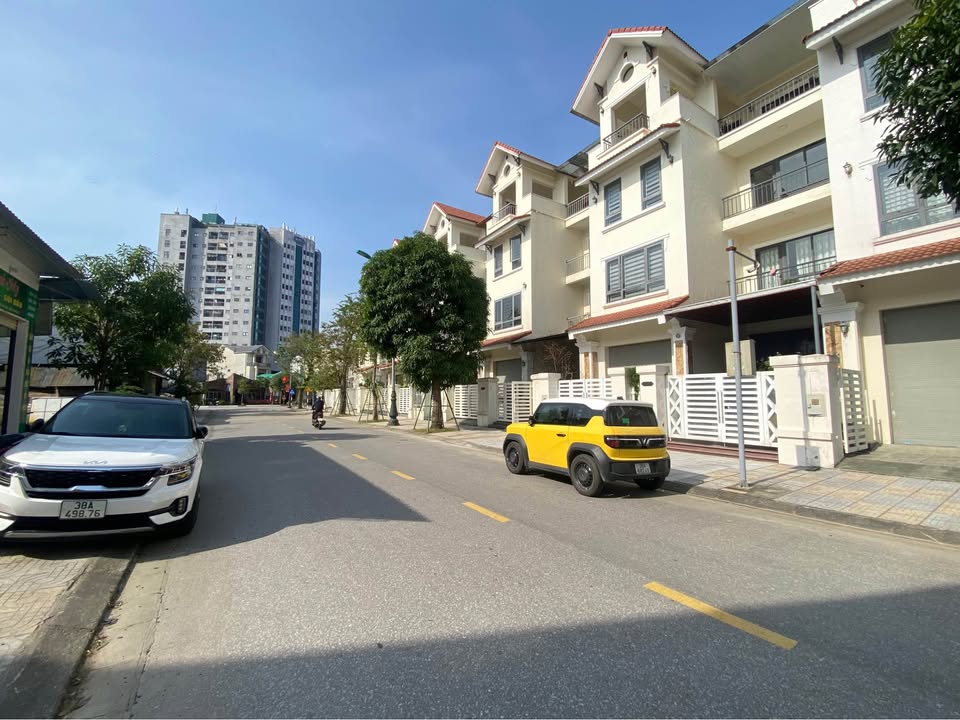 Nhà phố VinCom Hà Tĩnh 95m² giá 5.5 tỷ - Vị trí đắc địa, kinh doanh thuận lợi!