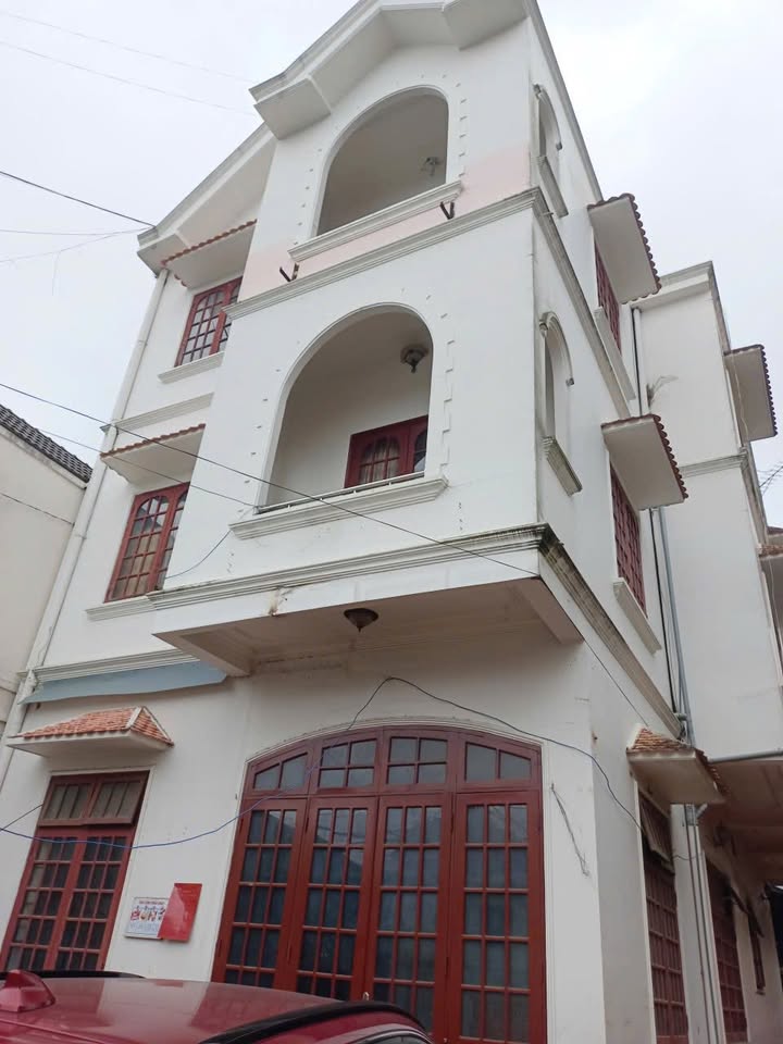 Nhà nguyên căn cho thuê mặt tiền đường Phan Chu Trinh, Đà Lạt - Không gian rộng rãi, giá 26 triệu/tháng!