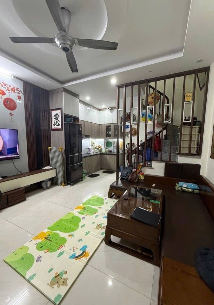 Nhà mặt tiền Đông Ngạc 33m² giá 7.4 tỷ - Mát mẻ quanh năm, gần hồ điều hòa!