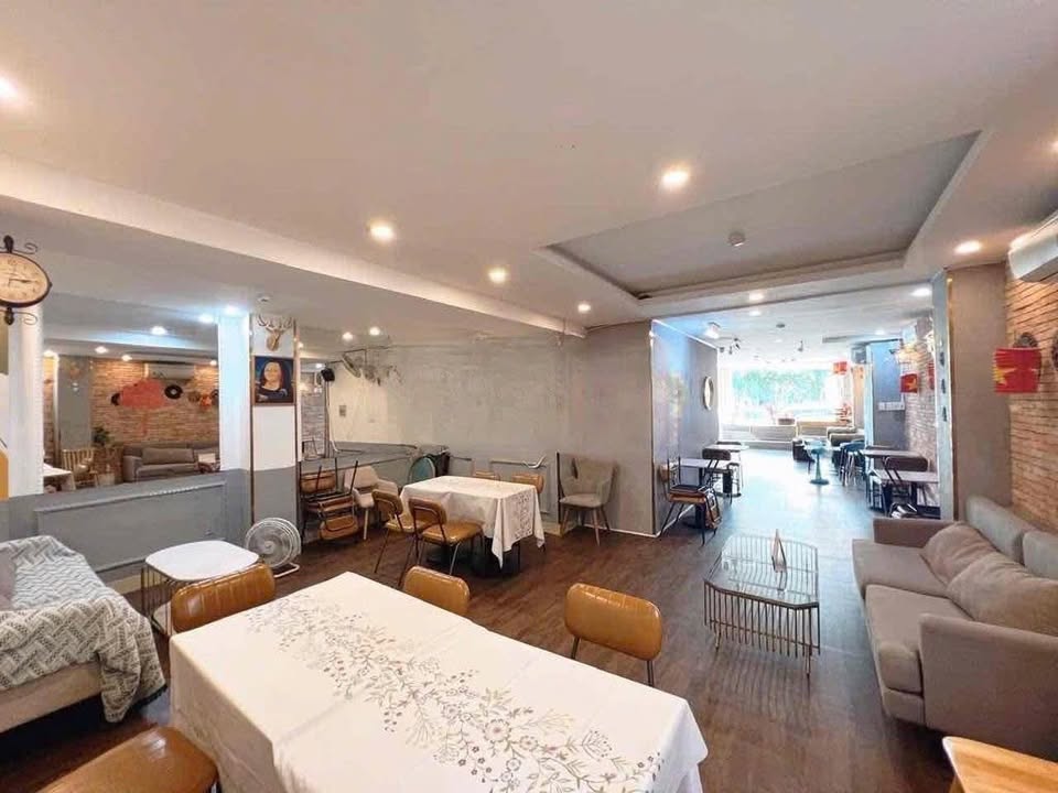 Mặt bằng kinh doanh cho thuê Trường Sa, Phú Nhuận 110m² giá 23 triệu - Vị trí đắc địa, thuận lợi phát triển!