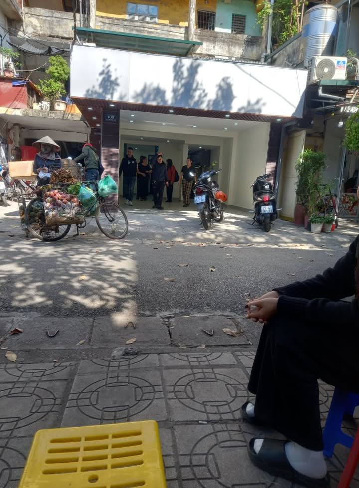 Nhà góc 2 mặt thoáng 160m² giá 8 tỷ - Vị trí kinh doanh sầm uất quận Hai Bà Trưng!