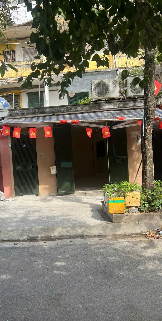 Cho thuê nhà tập thể 20m² tại Quỳnh Lôi, Bạch Mai - Kinh doanh tốt, dân cư đông đúc!