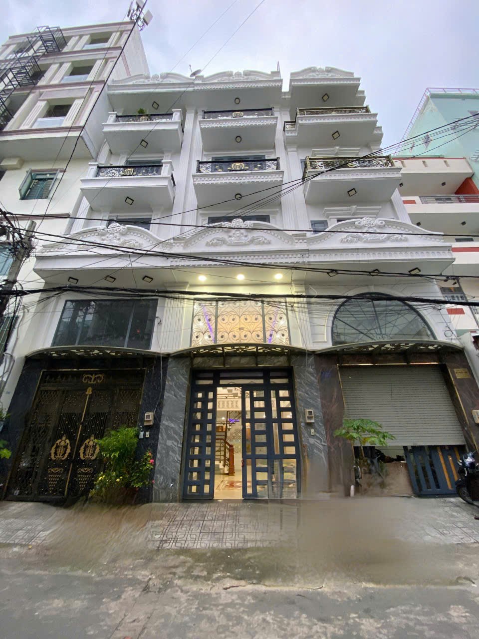 Nhà 5 tầng Lê Văn Quới 252m² giá 8.6 tỷ - Ô tô ngủ trong nhà!