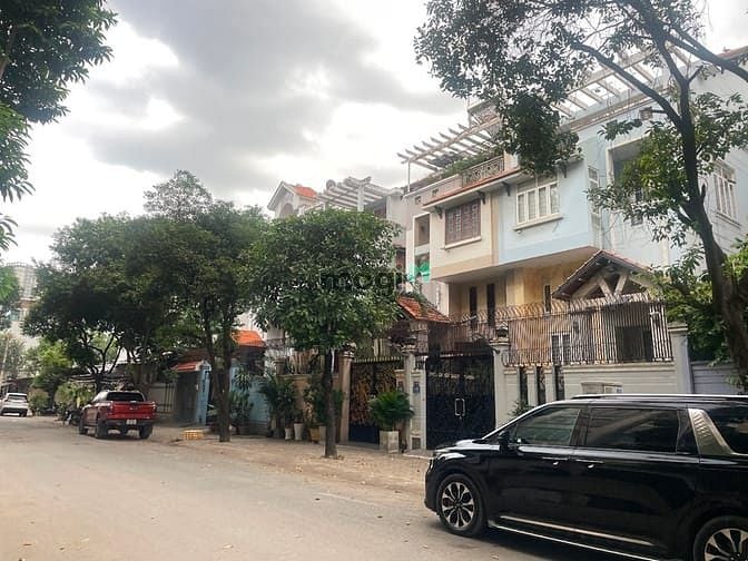 Biệt Thự 5 Tầng Trần Thị Nơi, Q8 - 160m² - Nhà hiếm có, vị trí vàng!