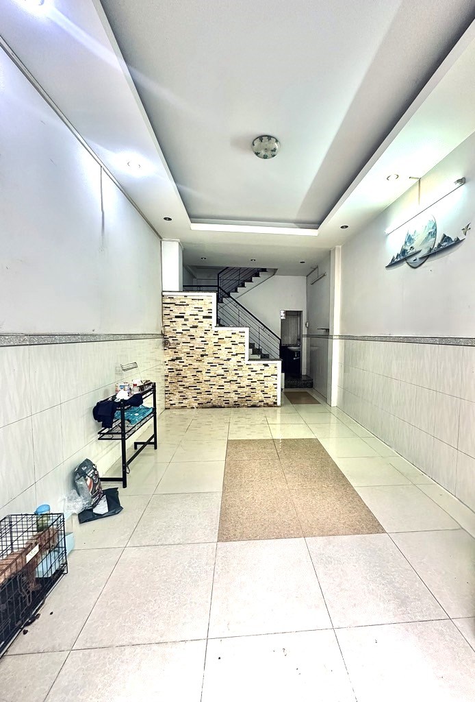 Bán nhà Ngô Quyền, Quận 10, 35m², giá 7.1 tỷ - Nhà 3 tầng nở hậu, gần tiện ích