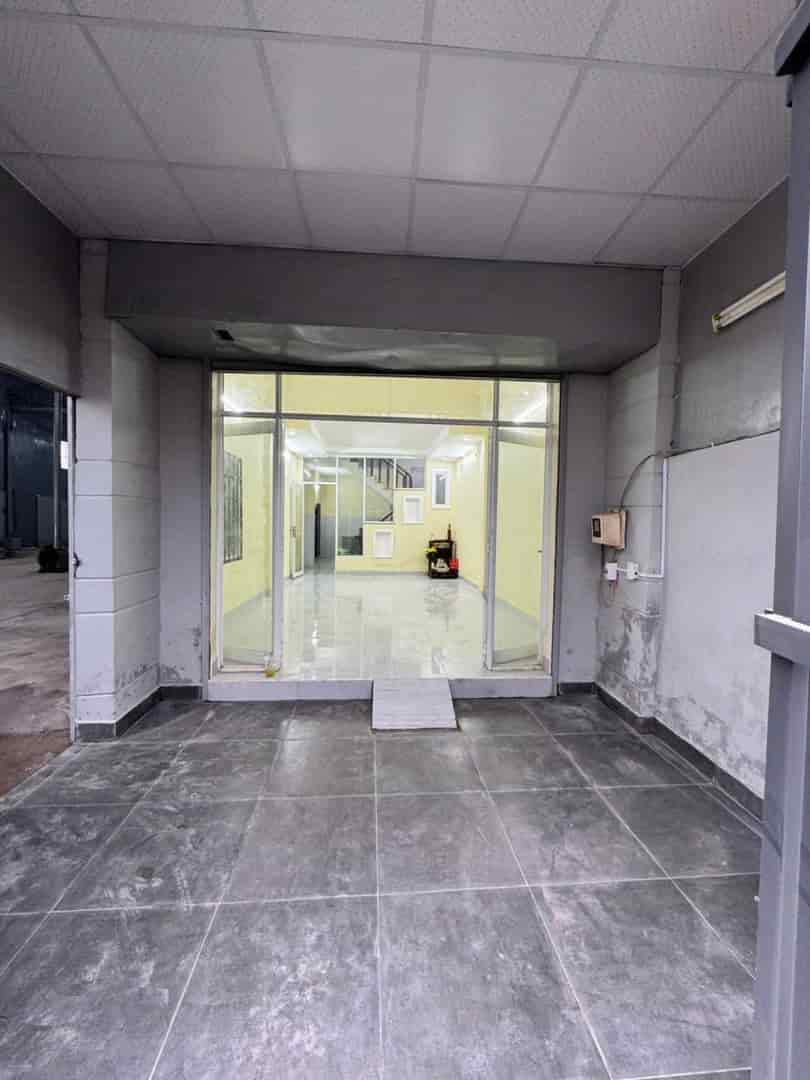 Cho thuê kho xưởng 700m² Thạnh Xuân Quận 12 - Đường tải 10 tấn, điện 3 pha