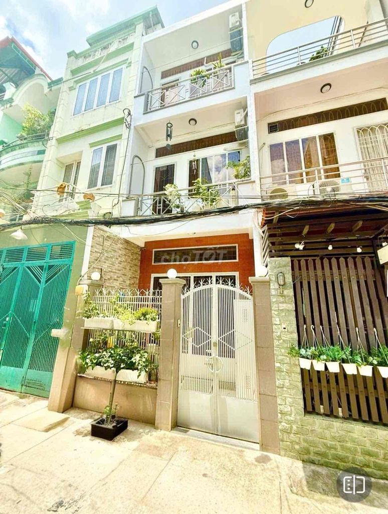 Nhà Mặt Tiền Cư xá Nguyễn Cảnh Chân Quận 1 45m² giá 11.5 tỷ - Vị trí đắc địa, tiện kinh doanh!