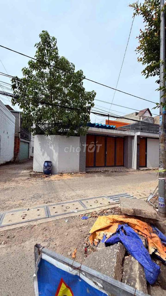 Nhà mặt tiền Nguyễn Văn Trỗi, P Dĩ An, TP Dĩ An - 126,7m² giá 4,2 tỷ - Pháp lý rõ ràng, tiện ích xung quanh đầy đủ!