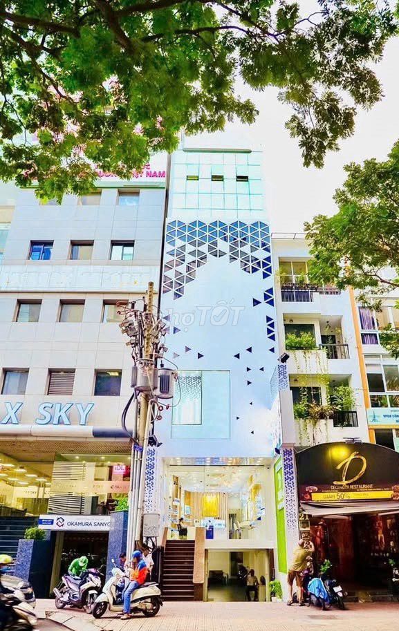 Cho thuê nhà mặt tiền đường Lý Tự Trọng, Quận 1, diện tích 1100m² - Phù hợp kinh doanh đỉnh cao!