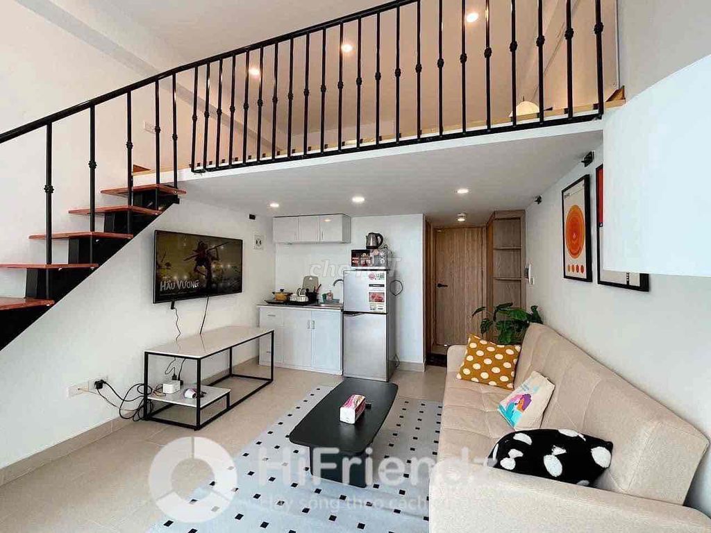 Phòng gác cho thuê ngay Đại học Luật CS2, 30m² chỉ 5 triệu - Không gian sống hiện đại!