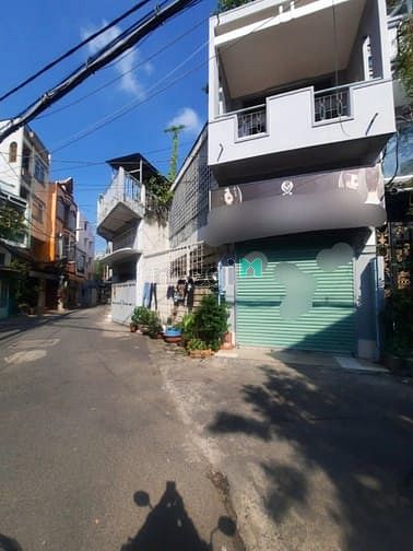 Nhà cho thuê nguyên căn 300/1C Đội Cung, Quận 11, 126m² - Phù hợp làm văn phòng và ở