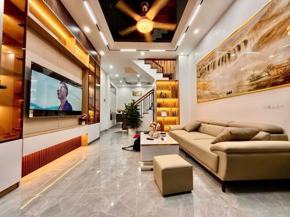 Nhà riêng Văn Cao - Ba Đình 40m² giá 10.4 tỷ - Đầu tư sinh lời!