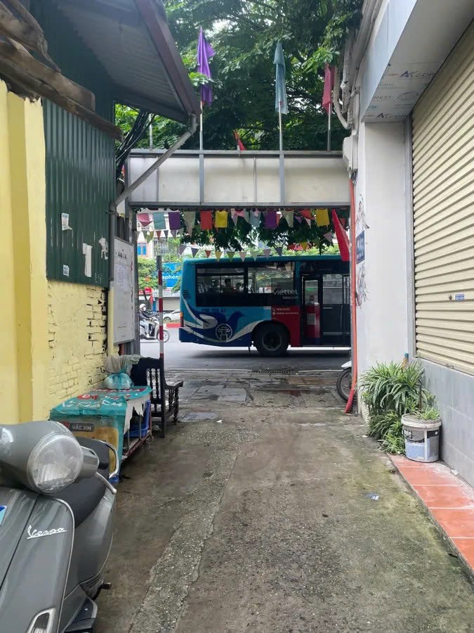 Nhà phố Đại La 20m² giá 8.35 tỷ - Đỗ cổng, vị trí đắc địa!