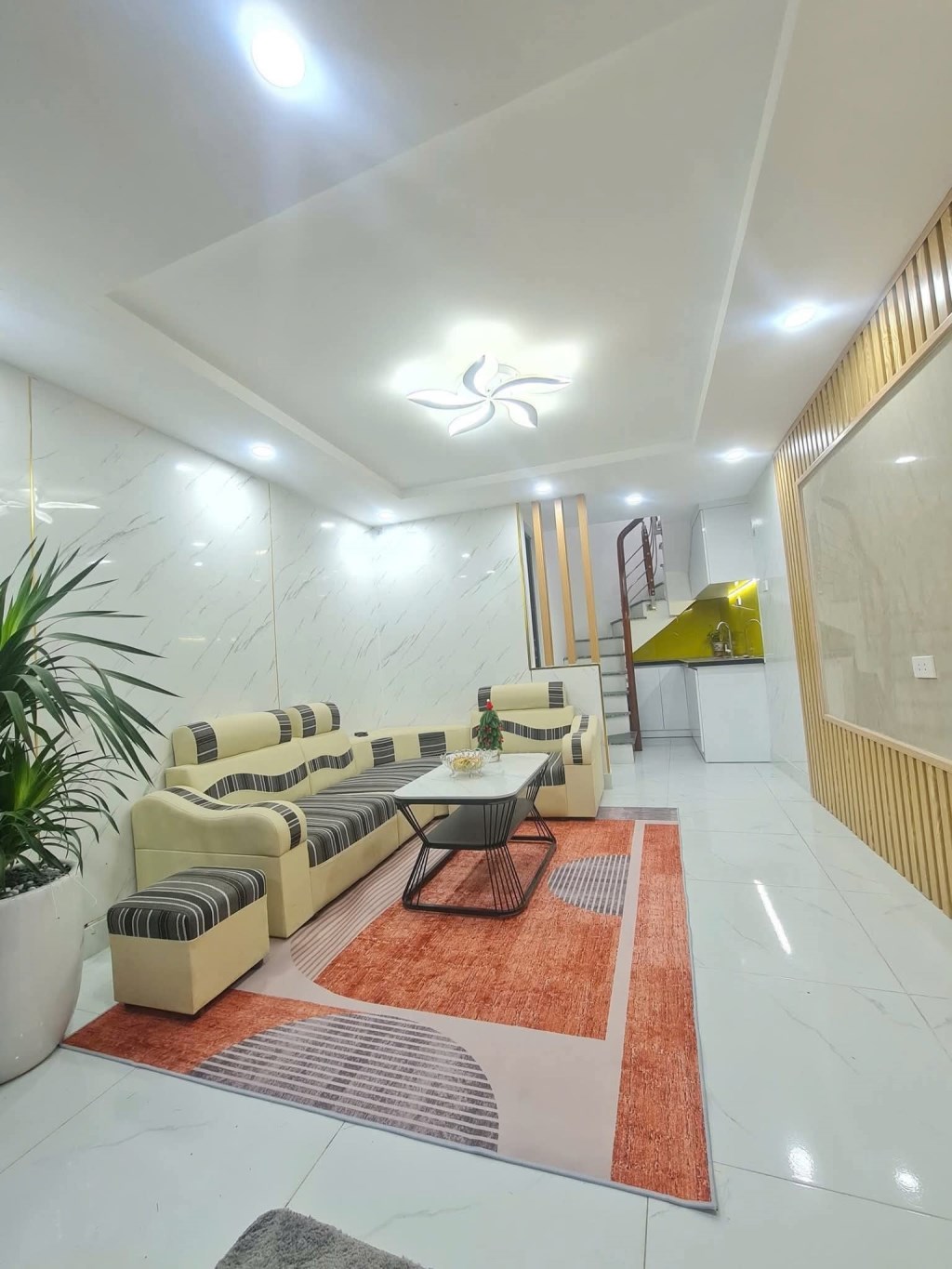 Nhà phố Văn Chương, Đống Đa 22m² giá 5.8 tỷ - Vị trí đắc địa, sẵn sàng ở ngay!