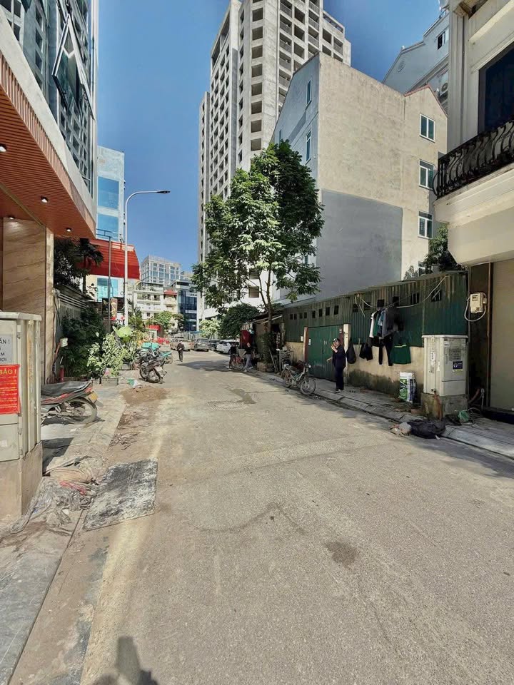 Bán đất Lạc Long Quân 83m² giá đầu tư - Ô tô tránh, hai mặt ngõ