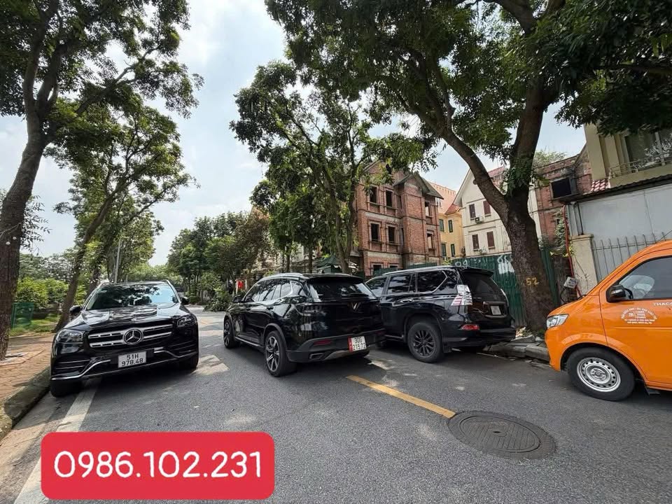 Lô đất biệt thự BT7 Việt Hưng 180m² giá thỏa thuận - Vị trí đắc địa, cơ hội hiếm có!