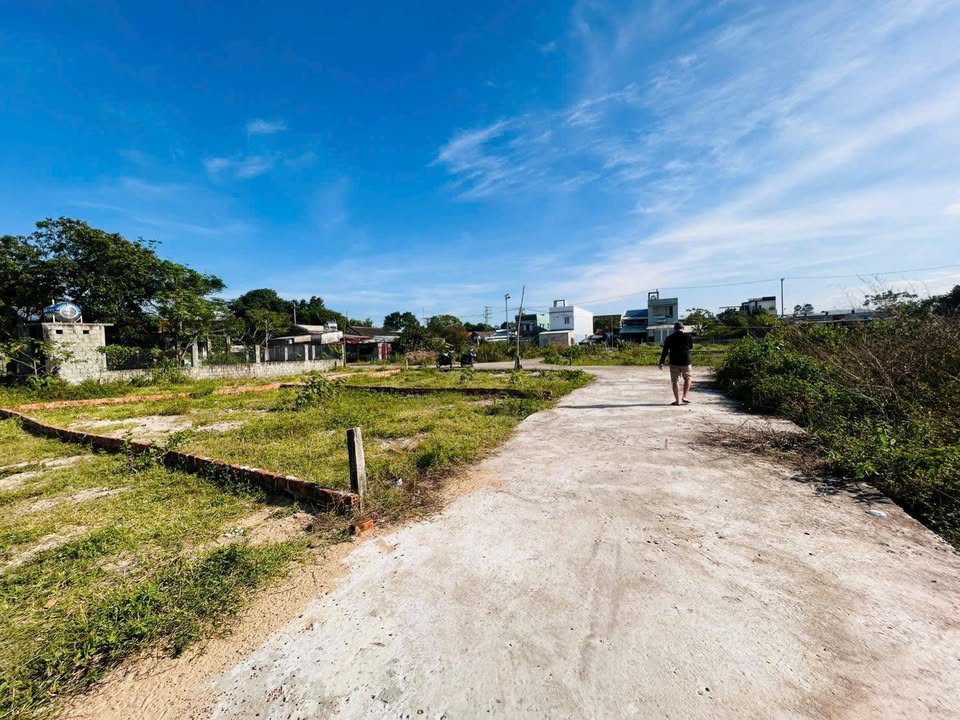 Lô đất 189m² tại Thôn Cẩm Toại Trung, Hòa Phong - Giá chỉ 1.1 tỷ, sát Quốc lộ 14B!