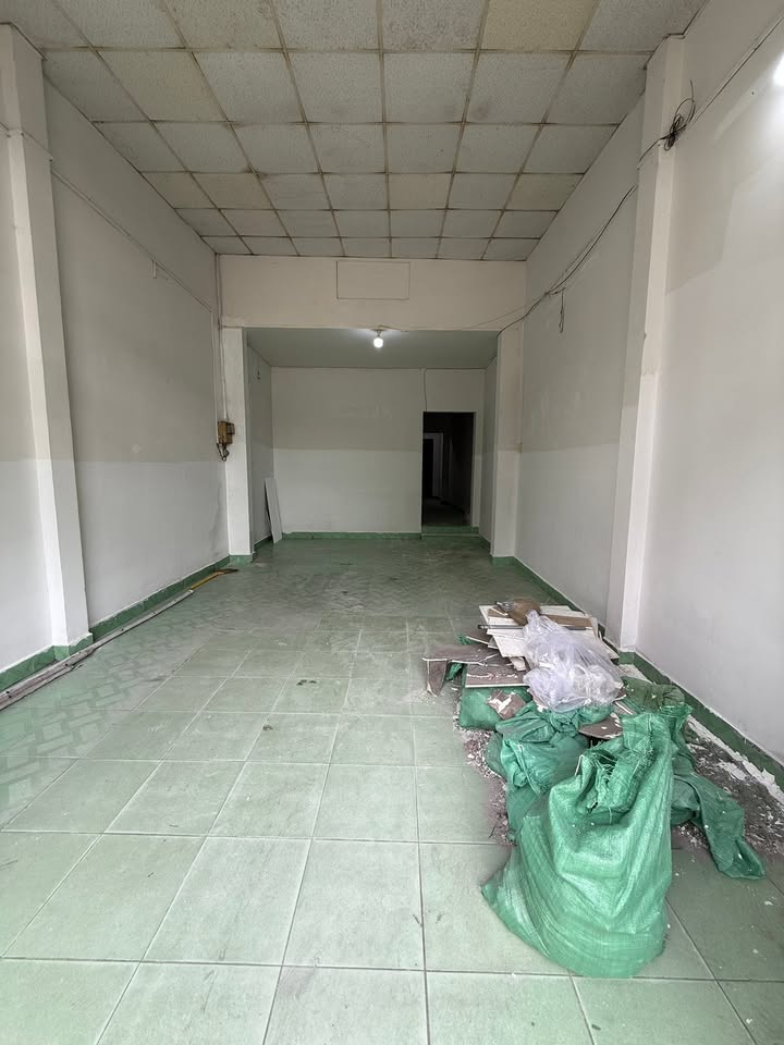 Nhà phố mặt tiền Ấp Chiến Lược, Bình Tân 99m² giá 12 triệu - Cho thuê ngay!