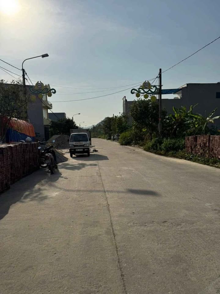 Đất nền Ninh Tiến, Ninh Bình 95m² giá 6 tỷ - Đường thông thoáng, vị trí đẹp!