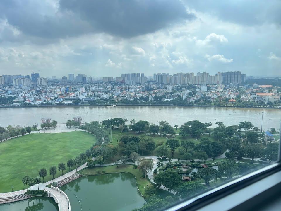 Căn hộ 3PN Vinhomes Central Park 140m² giá 65 tỷ - Full nội thất, sẵn sàng ở ngay!