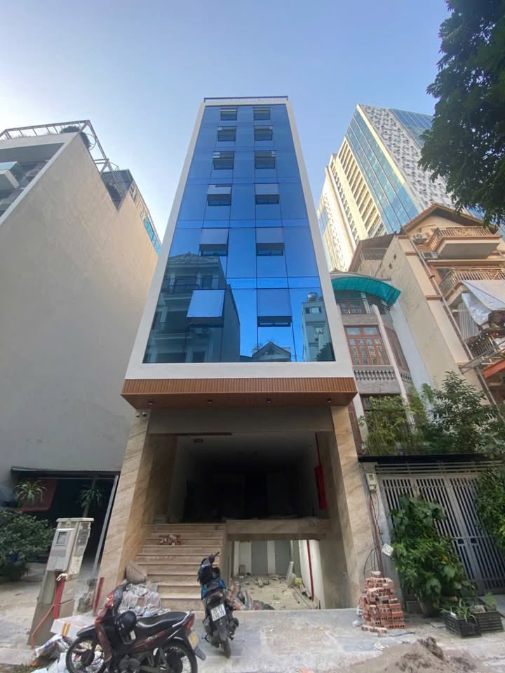 Văn phòng cho thuê tại 603 Lạc Long Quân, 115m² - Không gian làm việc lý tưởng!