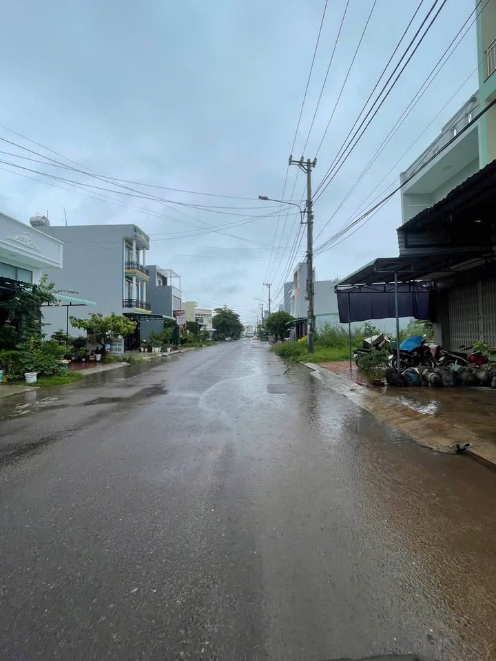 Đất nền mặt tiền đường Trần Văn Dũng, Quy Nhơn 176m² giá 7.2 tỷ - Cơ hội đầu tư tuyệt vời!