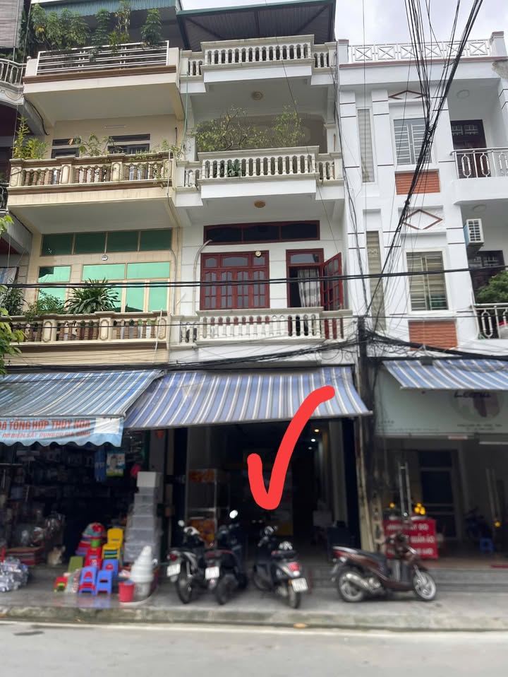 Nhà cho thuê mặt tiền đường Lý Công Uẩn, Lào Cai 84m² - Vị trí đắc địa gần chợ Gốc Mít!