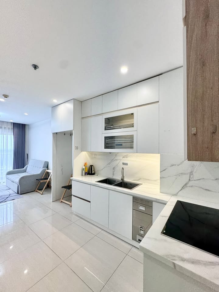 Căn hộ Vinhomes Grand Park Thủ Đức 3PN giá 9 triệu - Full nội thất gỗ sang trọng!