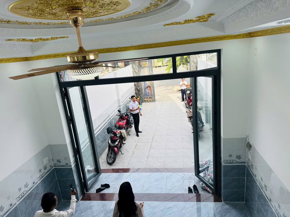 FrontHouse Dĩ An 135m² giá 7.5 tỷ - Kinh doanh đỉnh cao ngay mặt tiền!